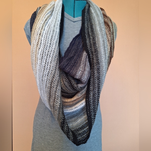 Infinity Scarf - Picture 2 of 9